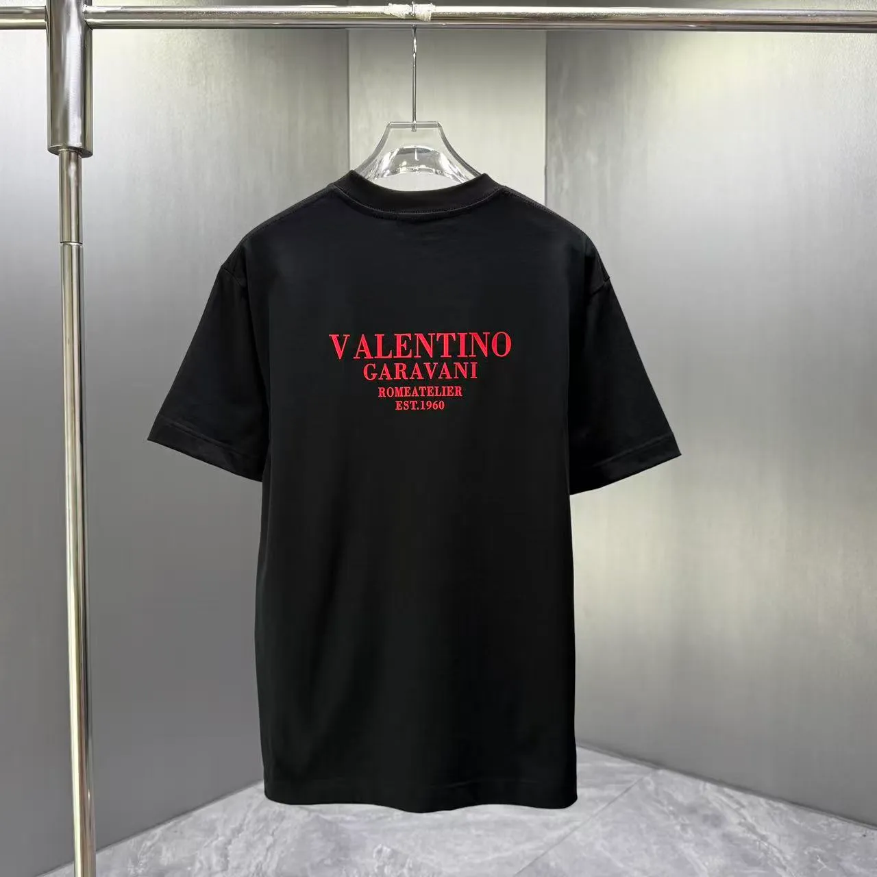 VALENT* Valentino* 2026 Spring and Summer New Arrival short-sleeved T-shirt Heavy cotton letter logo thick plate Color: Black White Dark Blue Brown Sizes: S M L XL XXL